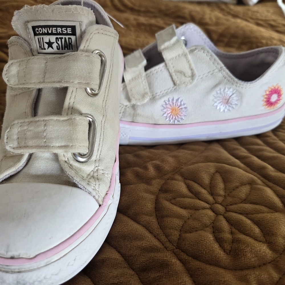 Converse Kids' Cream Sneakers with Floral Accents